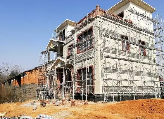 【自建房案例】網(wǎng)友30萬蓋三層自建房，建成效果讓鄰居紛紛仿建！