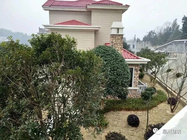 令人心動(dòng)的花園式農(nóng)村別墅，你是不是也想來(lái)一套?