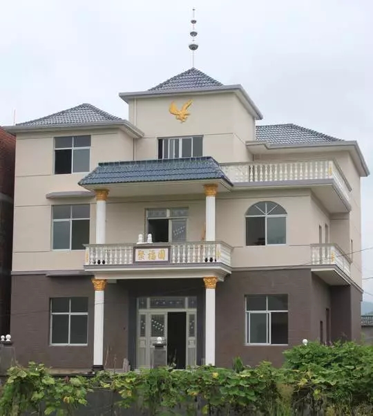 【分享】江西網友花30萬建成帶門面的農村別墅，臨街地基很適合！